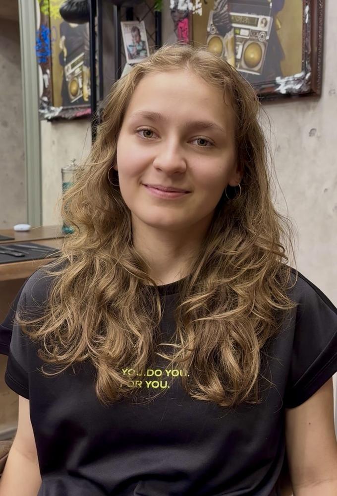 Женская стрижка с локонами, Барнаул
